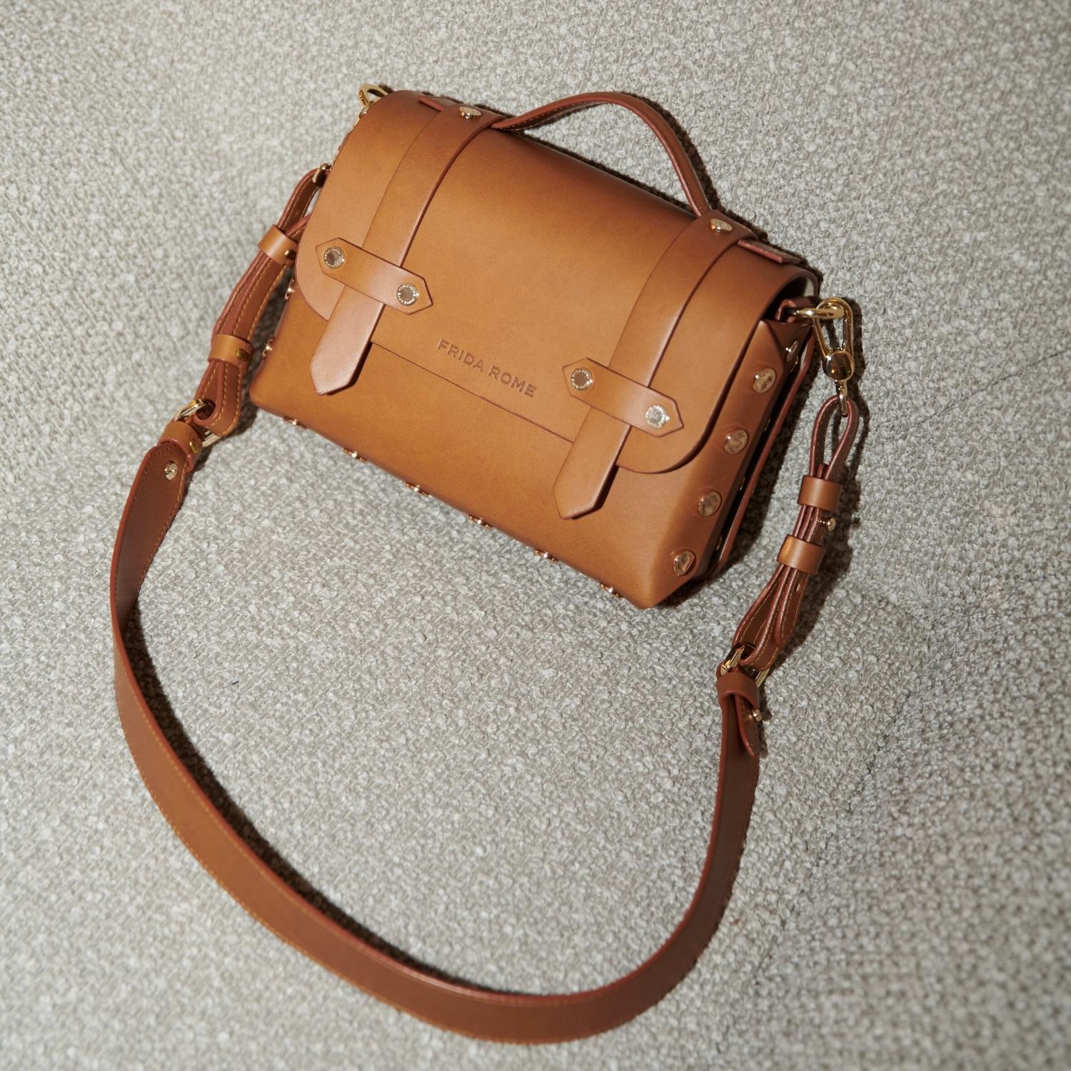 Pin en Fossil handbags and other purses